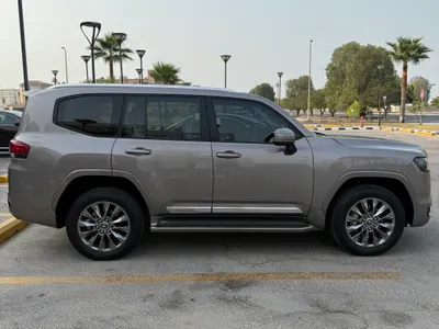 2024 Toyota Land Cruiser GXR