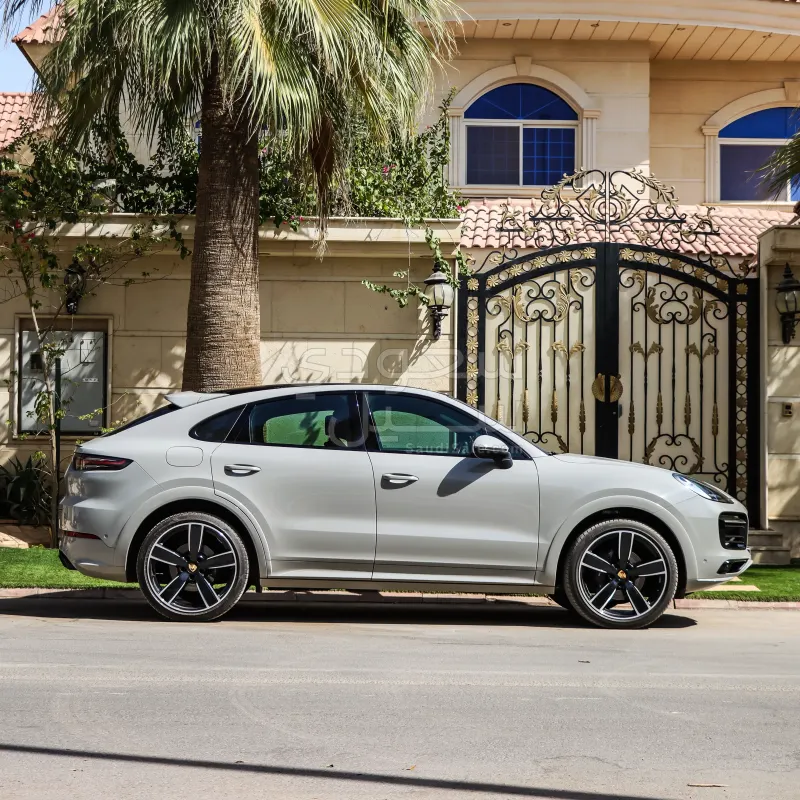 2022 Porsche Cayenne Coupe