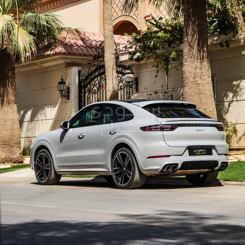 2022 Porsche Cayenne Coupe