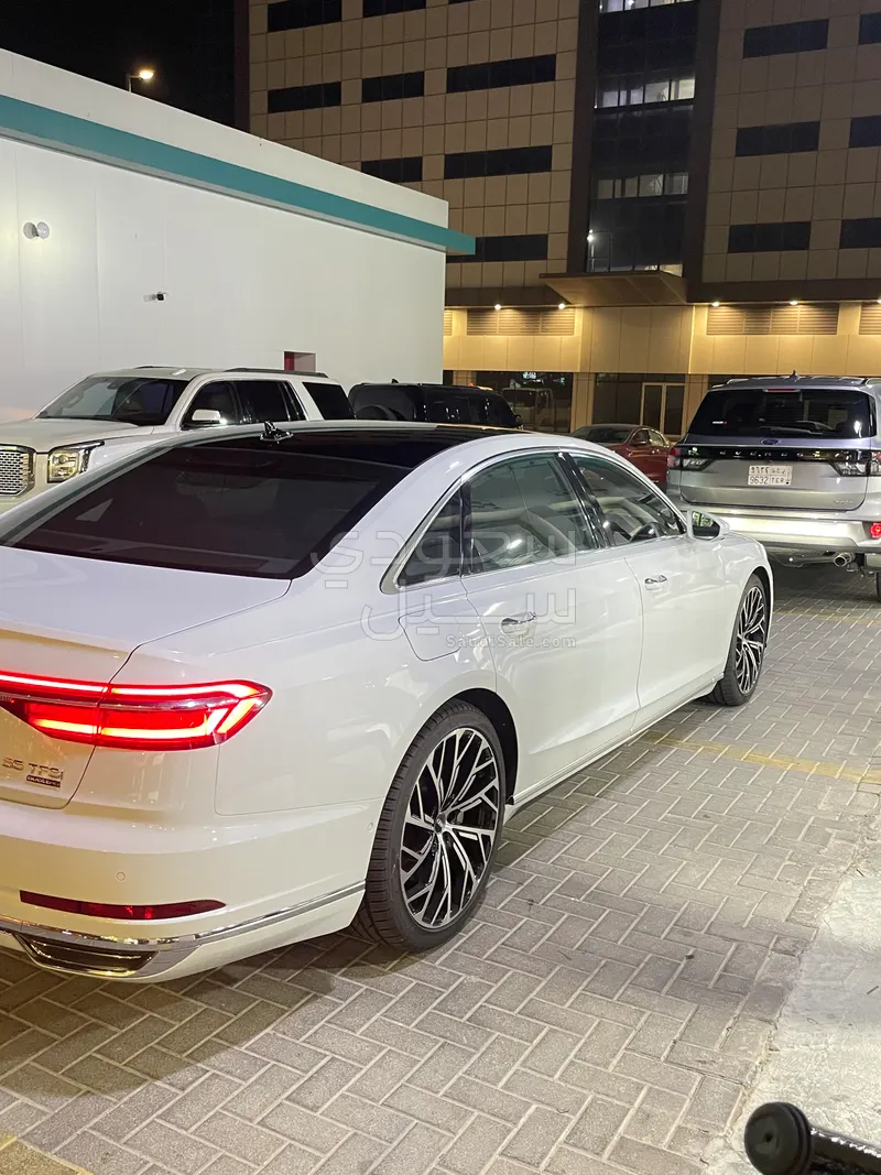 2021 Audi A8L 50 TFSI