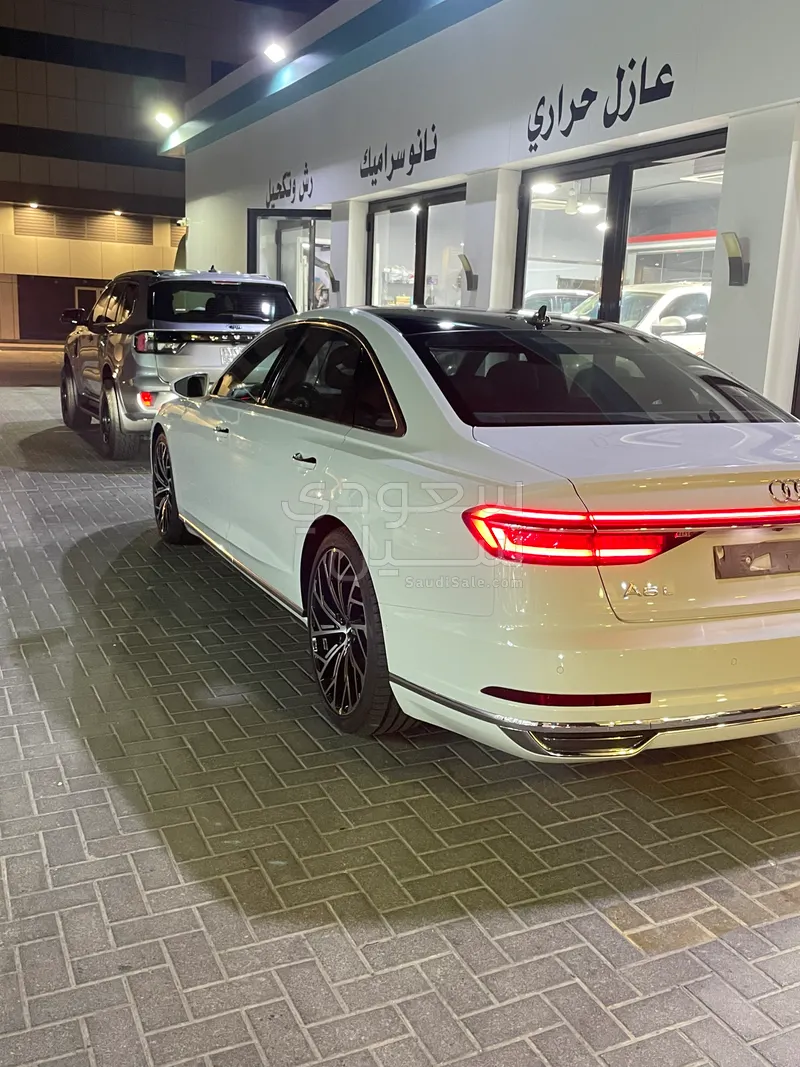 2021 Audi A8L 50 TFSI