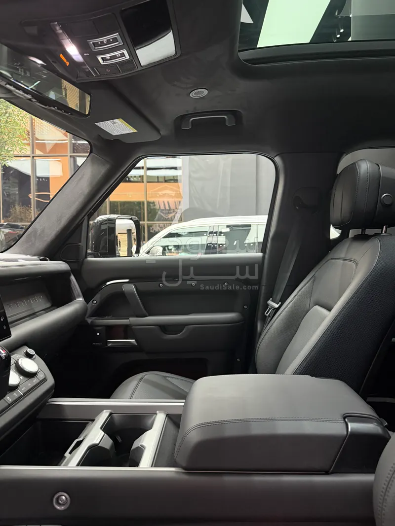 2025 Land Rover Defender X 110
