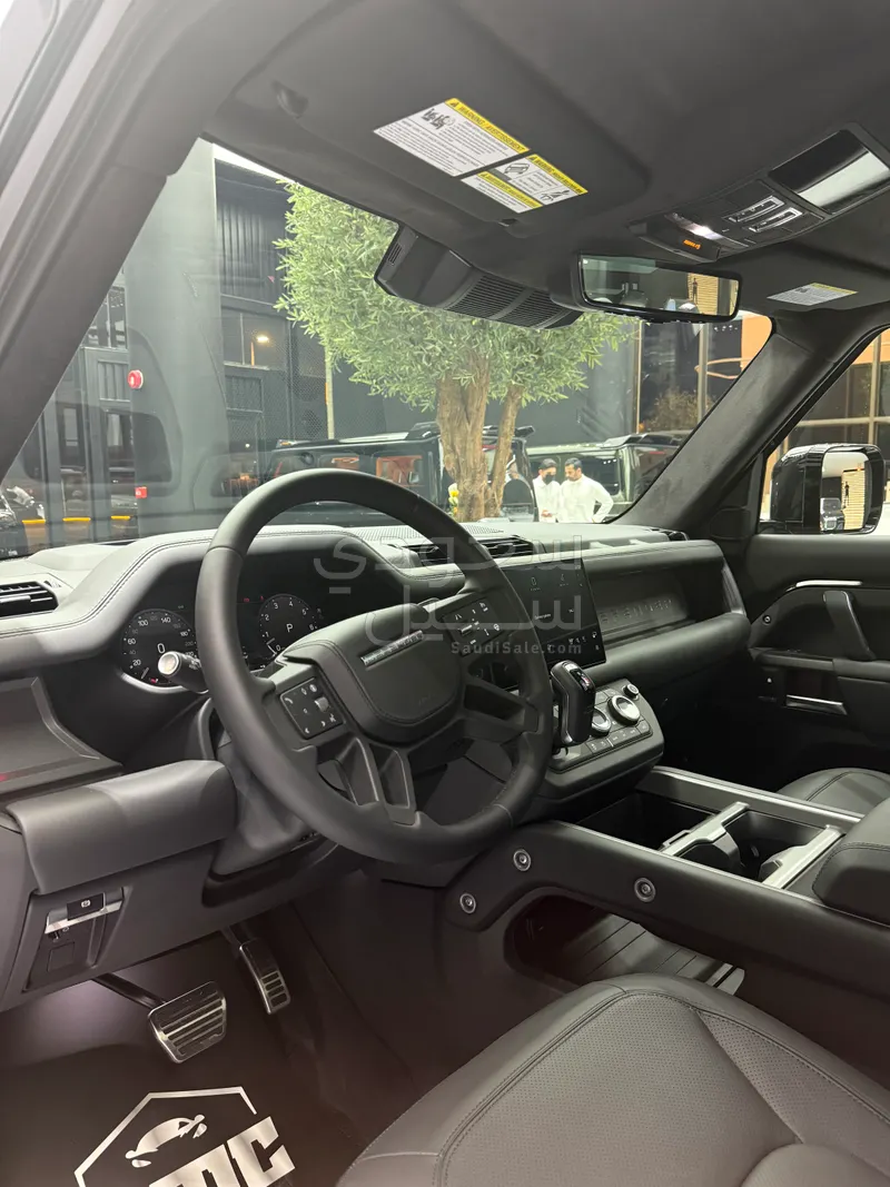 2025 Land Rover Defender X 110