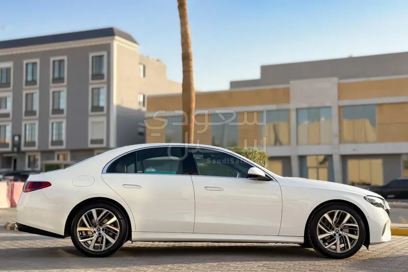 2024 Mercedes-Benz E 200