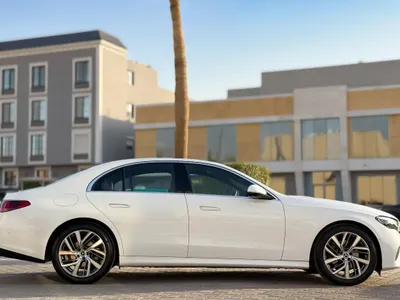 2024 Mercedes-Benz E 200