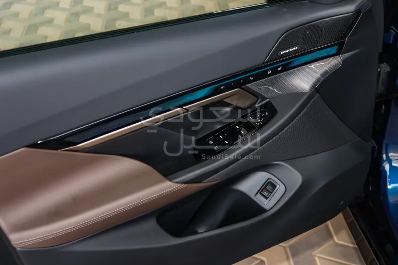 2026 BMW 5 Series 520i