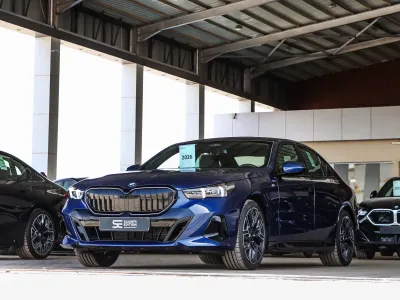 2026 BMW 5 Series 520i