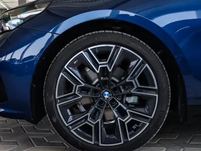 2026 BMW 5 Series 520i