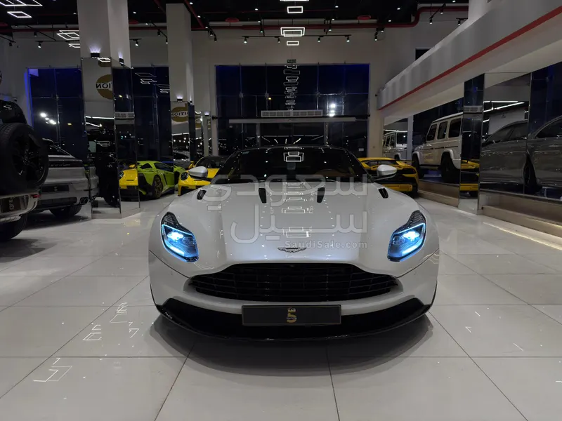 2018 Aston Martin DB11