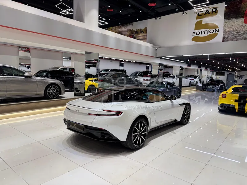 2018 Aston Martin DB11