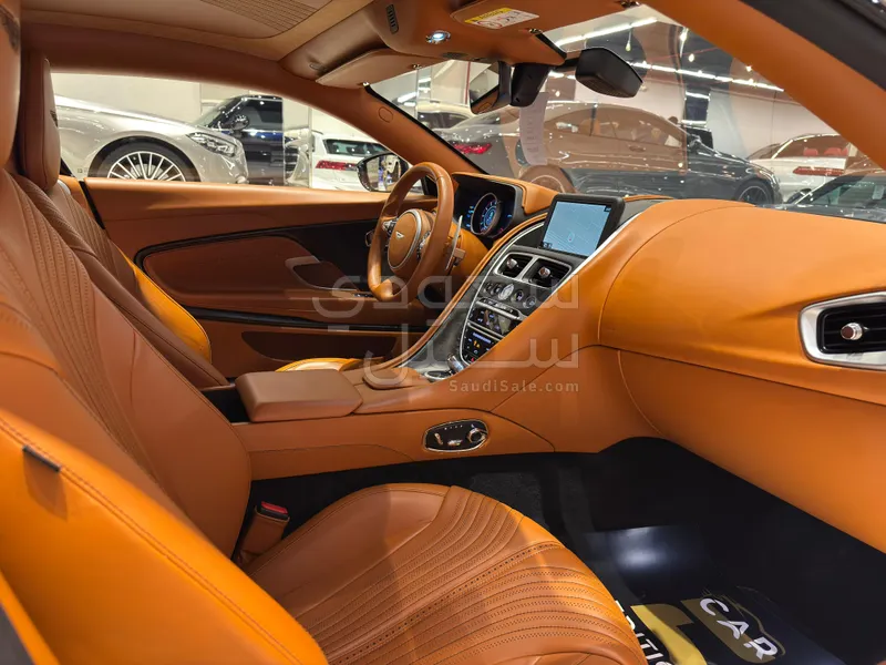 2018 Aston Martin DB11