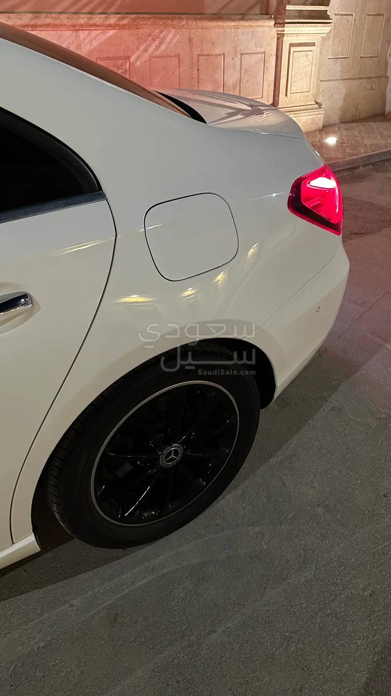 2020 Mercedes-Benz A 220