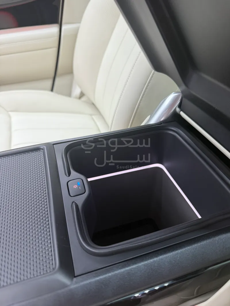2025 لاند روفر رينج روفر اتش اس اي