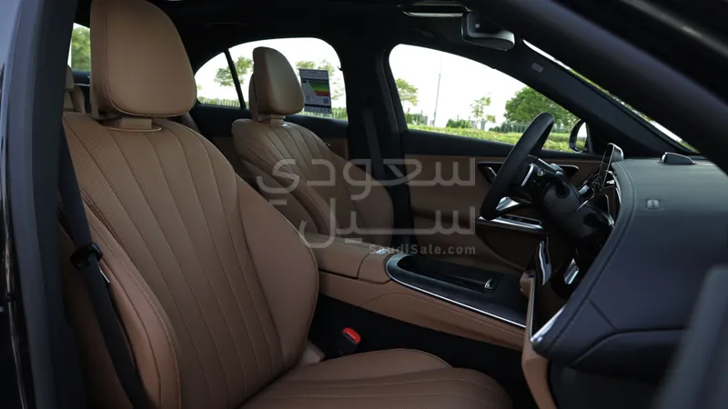 2025 Mercedes-Benz E 200 AMG