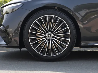 2025 Mercedes-Benz E 200 AMG