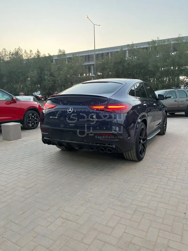 2024 مرسيدس - بنز جي إل إي 53 أي إم جي