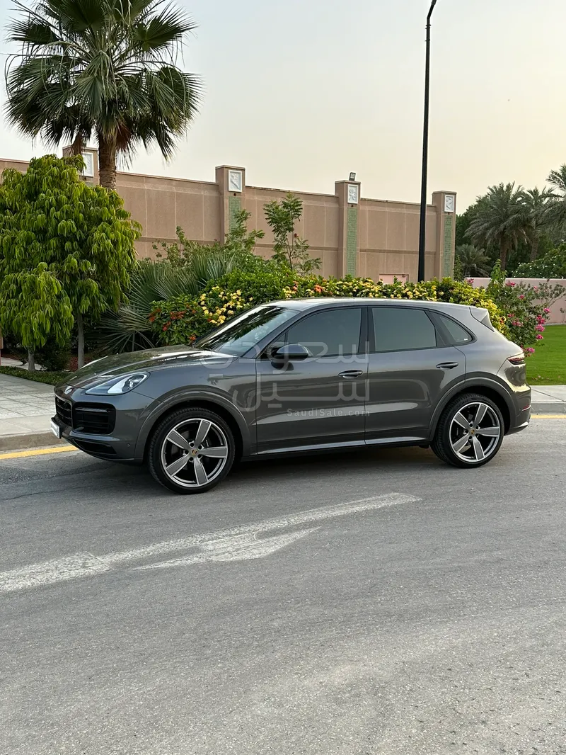2023 Porsche Cayenne