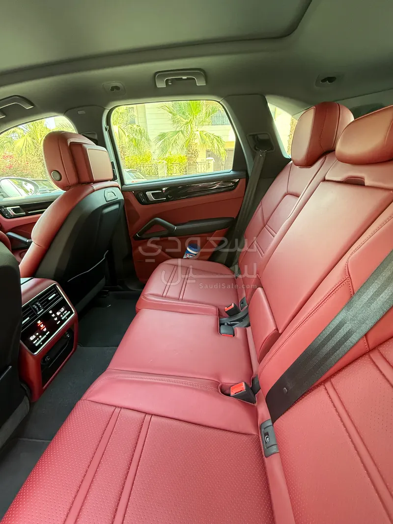 2023 Porsche Cayenne