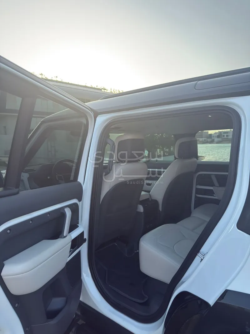 2024 Land Rover Defender 110