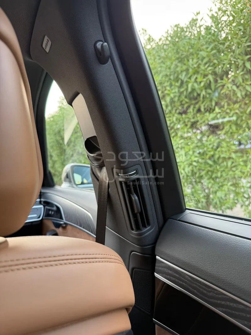 2018 اودي اي 8 ال 55تي اف اس أي