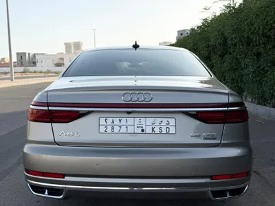 2018 اودي اي 8 ال 55تي اف اس أي