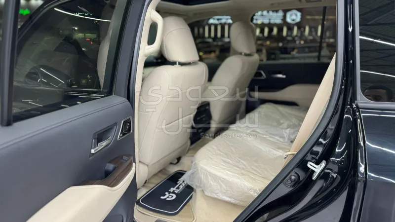 2023 Toyota Land Cruiser GXR 4