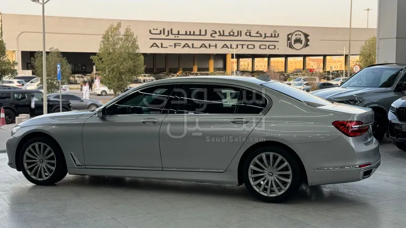 2016 بي ام دبليو الفئة السابعة 730 إل أي