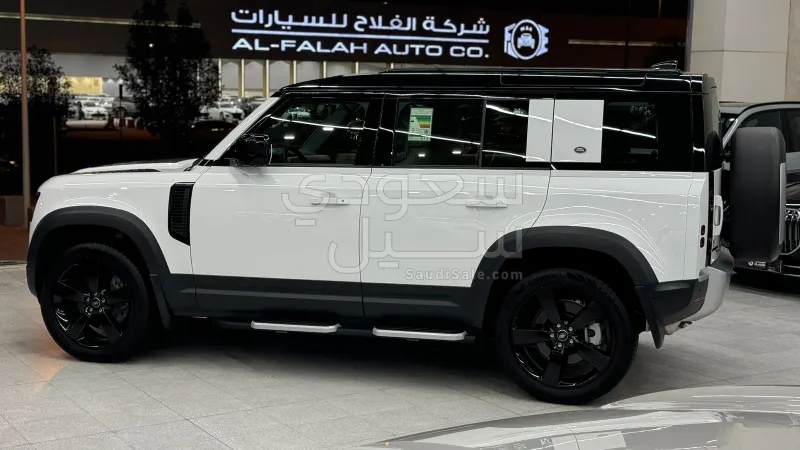2023 لاند روفر ديفيندر