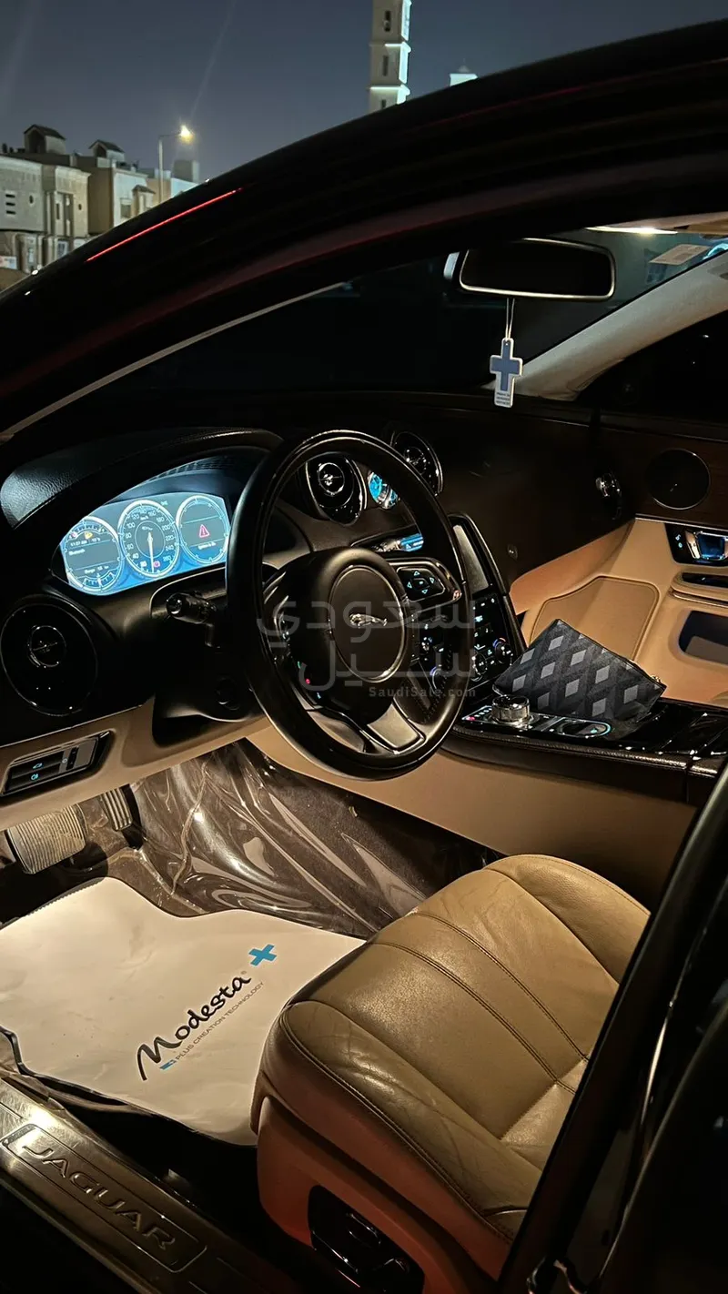 2014 جاكوار اكس جي 6