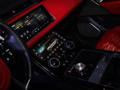 2020 Land Rover Range Rover Velar SV