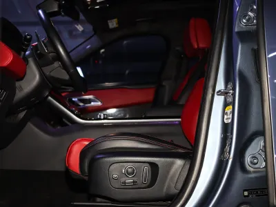 2020 Land Rover Range Rover Velar SV