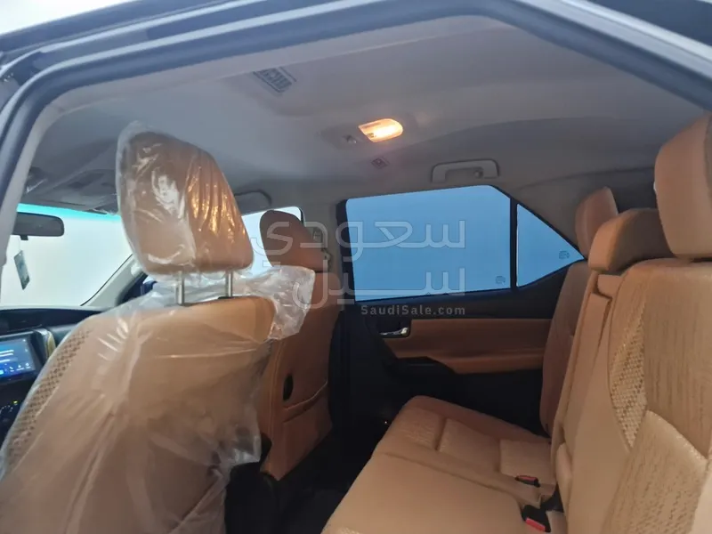 2024 تويوتا فورشنر جي اكس