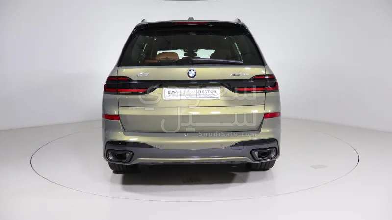 2025 BMW X Series 7 M kit