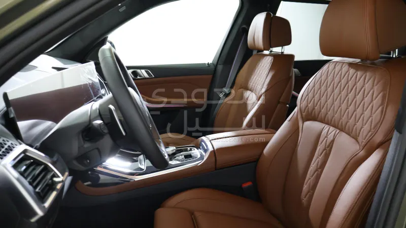 2025 BMW X Series 7 M kit