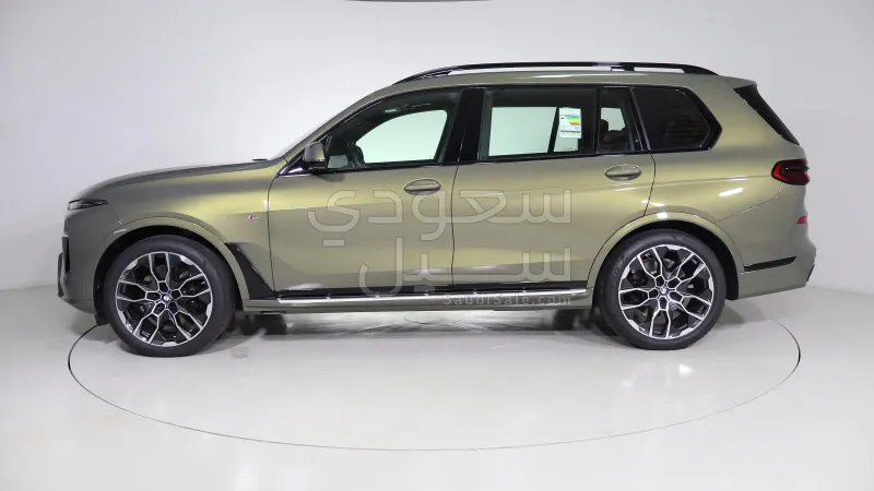 2025 BMW X Series 7 M kit