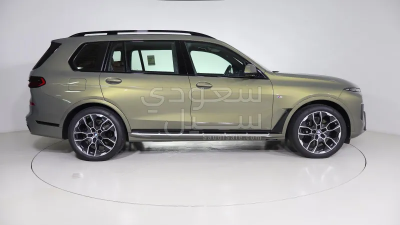 2025 BMW X Series 7 M kit