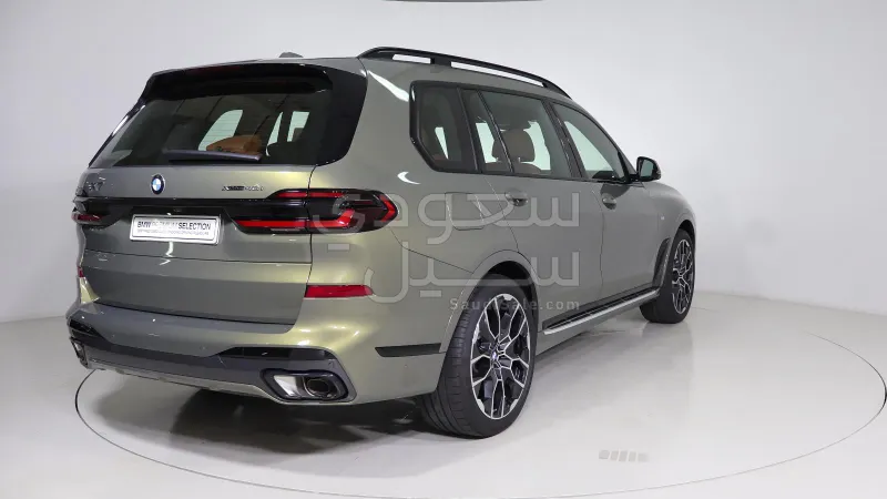 2025 BMW X Series 7 M kit