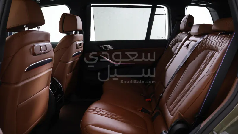 2025 BMW X Series 7 M kit