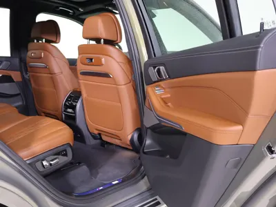 2025 BMW X Series 7 M kit