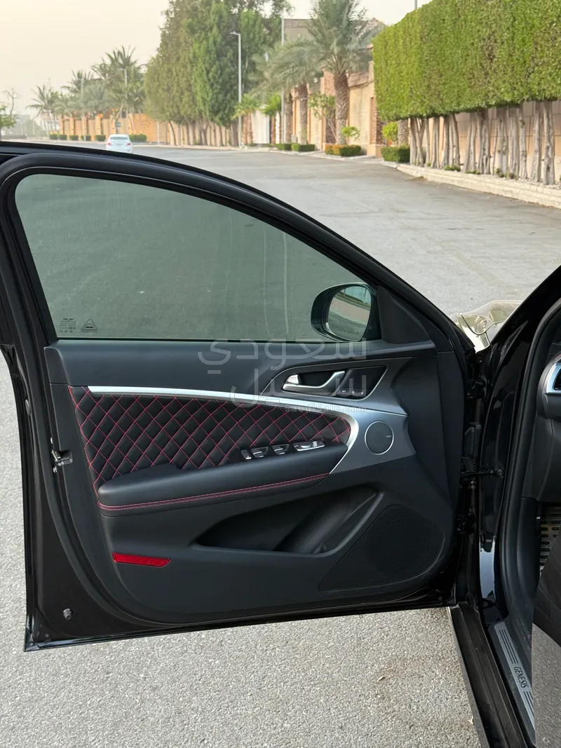 2024 Genesis G 70
