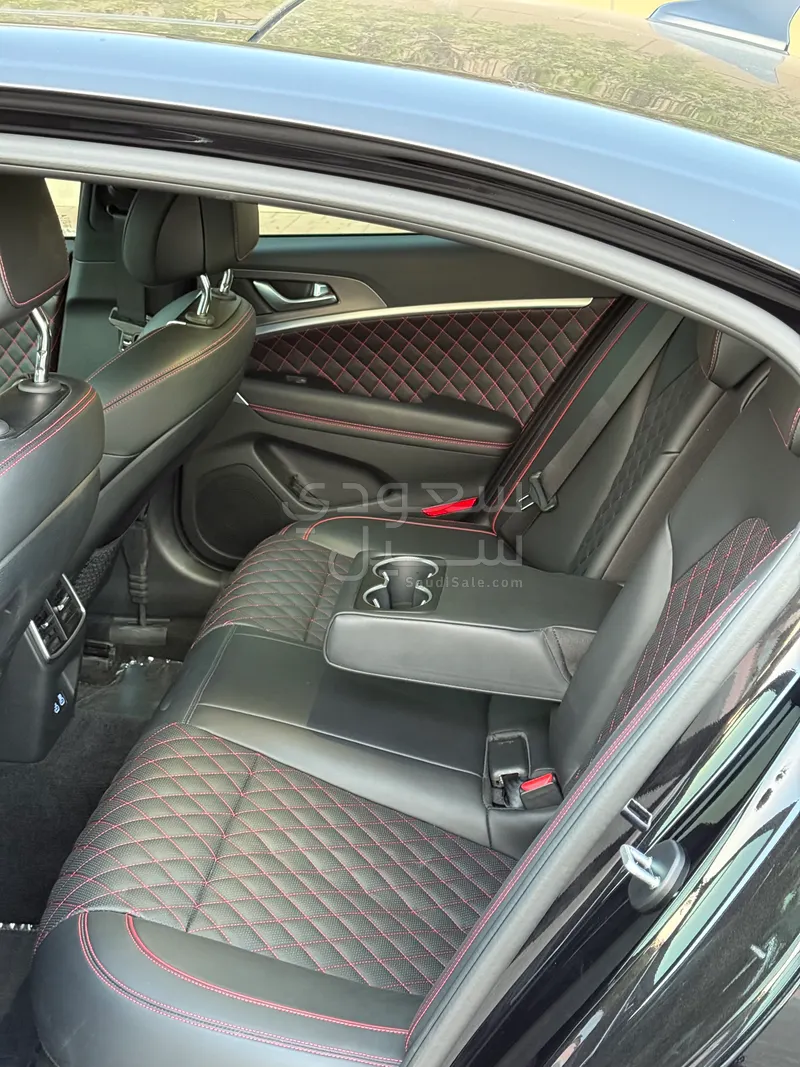 2024 Genesis G 70