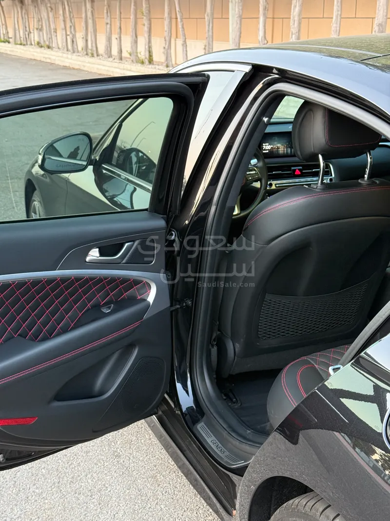 2024 Genesis G 70