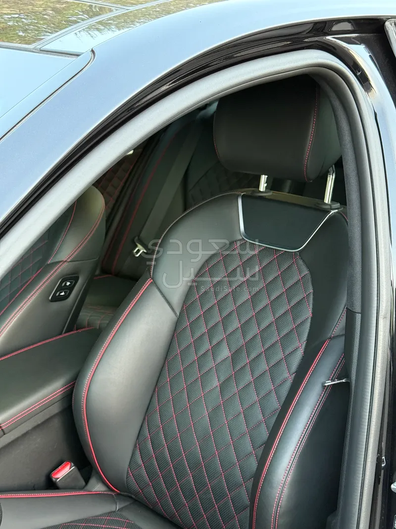 2024 Genesis G 70