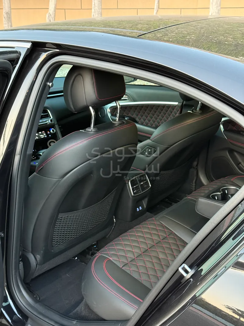 2024 Genesis G 70