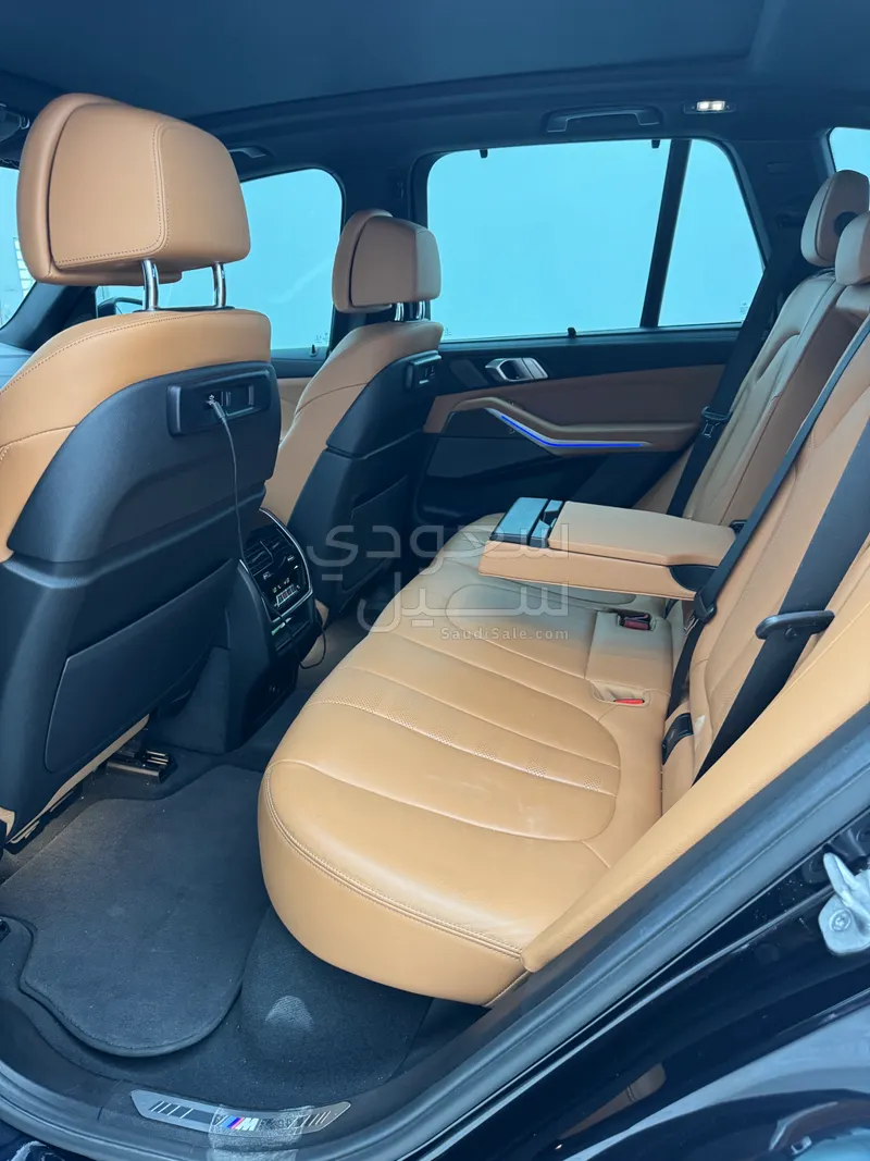 2021 BMW X Series 5 M