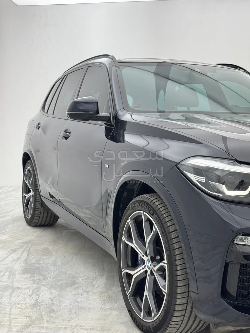 2021 BMW X Series 5 M