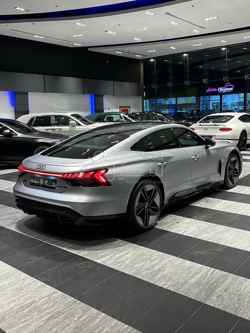 2023 Audi e-tron GT quattro