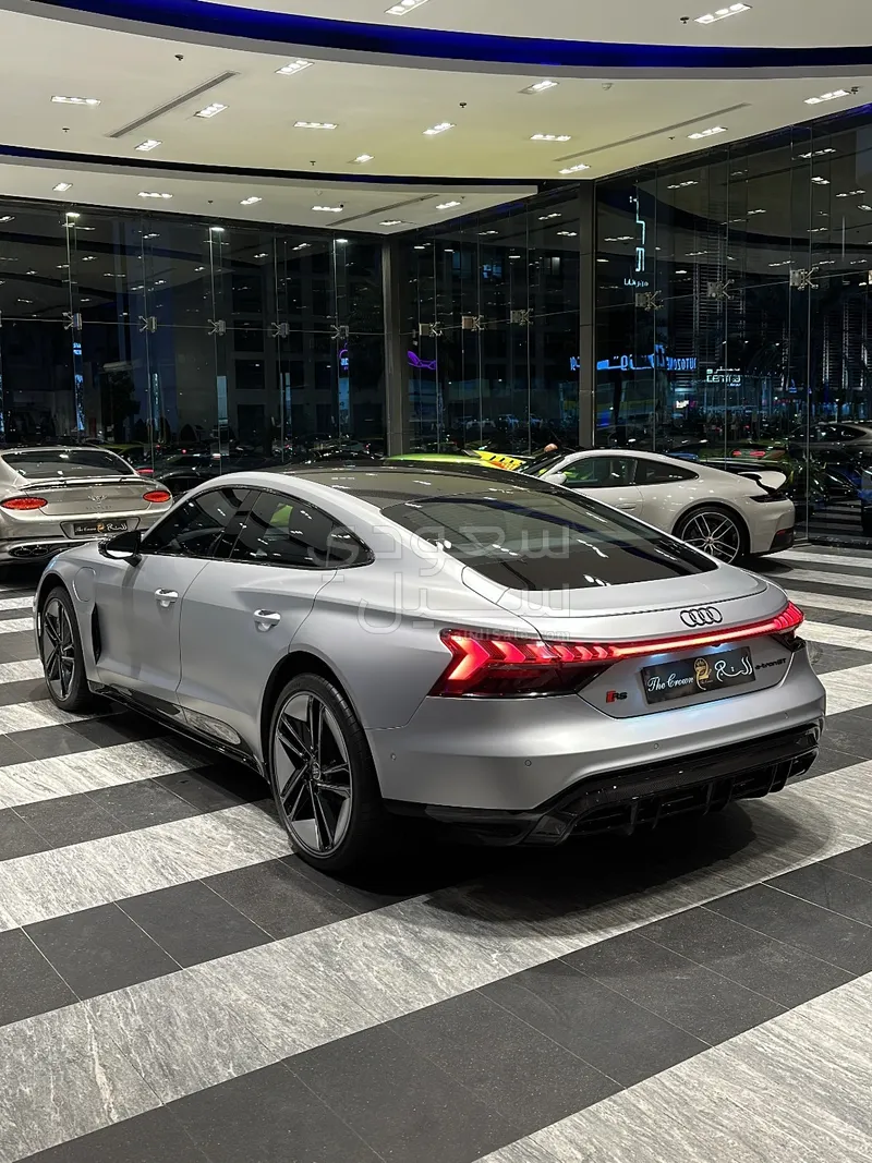 2023 Audi e-tron GT quattro