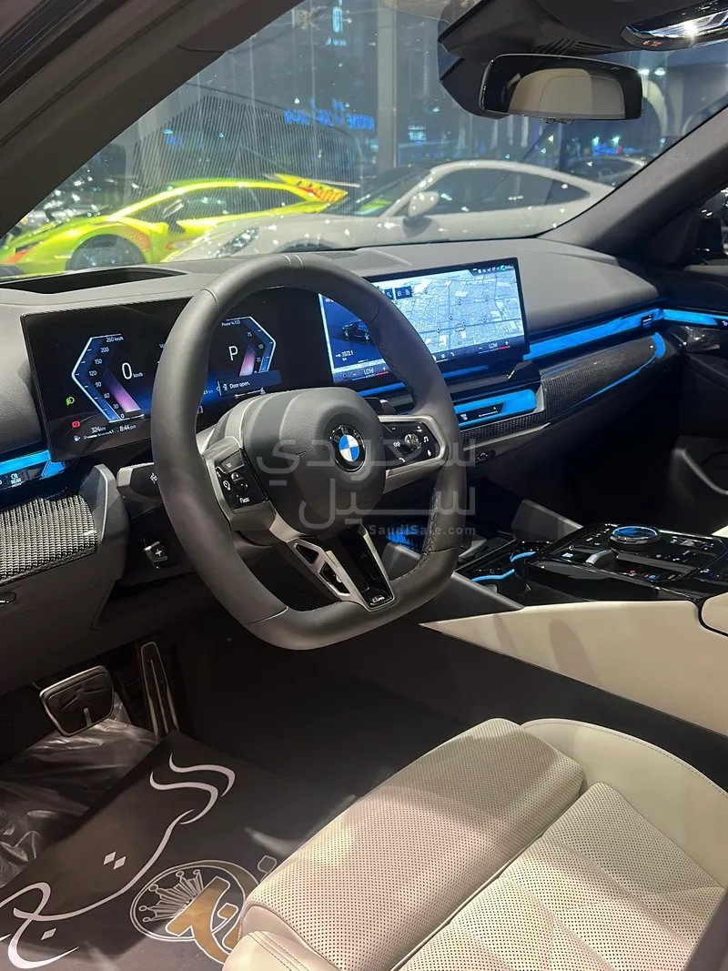2025 BMW 5 Series 520i Mkit