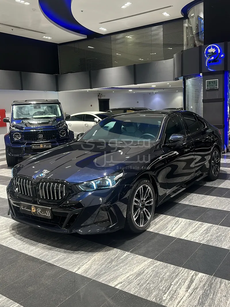 2025 BMW 5 Series 520i Mkit